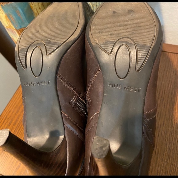 Nine West Chocolate Brown Booties with 3.5” Heel - Picture 9 of 12